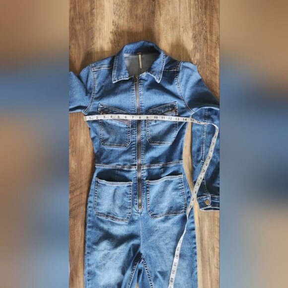 Free People Lennox Zip-Front Denim Jumpsuit XS Excellent Condition - Picture 13 of 16
